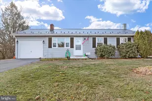 4402 Shatzer St, Chambersburg, PA 17202 - Photo 2