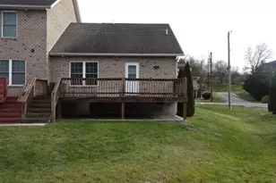 107 Meadowcreek Dr S, Chambersburg, PA 17202 - Photo 6