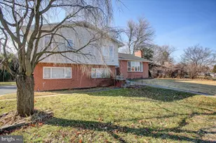 970 Leidig Dr, Chambersburg, PA 17201 - Photo 2