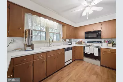 560 Meadowview Circle, Greencastle, PA 17225 - Photo 12