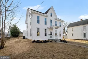 35 N Franklin St, Waynesboro, PA 17268 - Photo 30