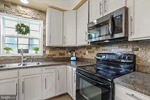 5898 Gabrielle Ln, Chambersburg, PA 17202 - Photo 12