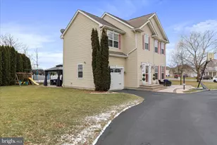 5898 Gabrielle Ln, Chambersburg, PA 17202 - Photo 2