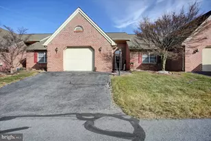 2355 Majestic Ct, Chambersburg, PA 17202 - Photo 2
