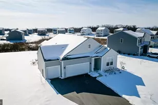 2098 Mandarin Dr, Chambersburg, PA 17202 - Photo 2