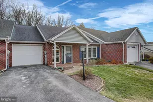 2314 Majestic Ct, Chambersburg, PA 17201 - Photo 2