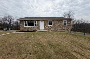 1528 Lakeshore Dr, Chambersburg, PA 17202 - Photo 4