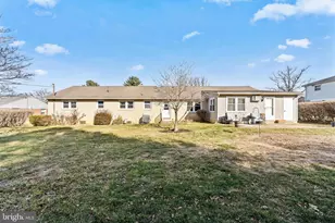 146 Harvest Ln, Chambersburg, PA 17202 - Photo 4