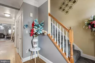 208 Whitley Dr, Chambersburg, PA 17201 - Photo 4