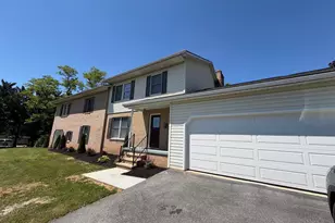 805 Antrim Ln, Greencastle, PA 17225 - Photo 2