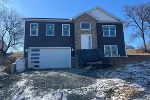 8286 Capri Ct, Waynesboro, PA 17268 - Photo 1