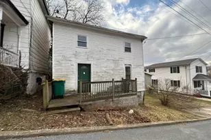 218 E North St, Waynesboro, PA 17268 - Photo 2