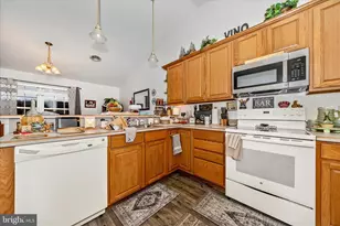 608 Brookview Dr, Greencastle, PA 17225 - Photo 14