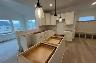 8761 Jocelyn Dr, Waynesboro, PA 17268 - Photo 6