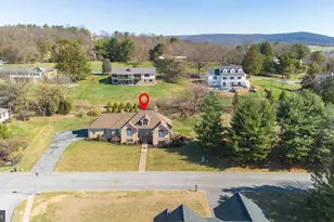 605 Vista Ct, Waynesboro, PA 17268 - Photo 2