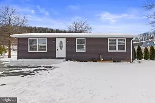 8694 Sheffield Manor Boulev, Waynesboro, PA 17268 - Photo 2