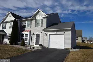 3751 Rolling Hills Dr, Greencastle, PA 17225 - Photo 2