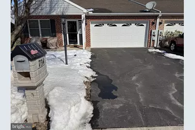 734 Golden Spring Drive N, Waynesboro, PA 17268 - Photo 2