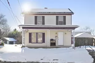 810 Broad St, Chambersburg, PA 17201 - Photo 1