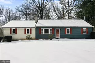 9654 Circle Dr, Chambersburg, PA 17201 - Photo 2