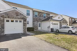 3010 Orchard Dr, Chambersburg, PA 17201 - Photo 2