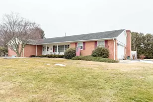 34 Acorn Cir, Chambersburg, PA 17202 - Photo 4