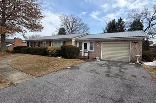 1034 Laurich Dr, Chambersburg, PA 17202 - Photo 2