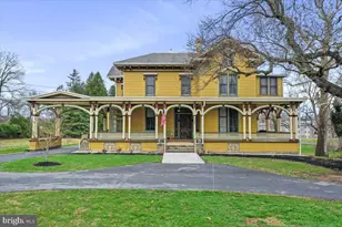 827 Philadelphia Ave, Chambersburg, PA 17201 - Photo 2