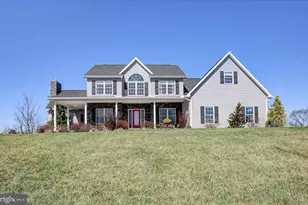 847 W King St, Waynesboro, PA 17268 - Photo 1