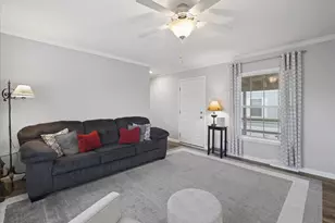 265 N Carlisle St, Greencastle, PA 17225 - Photo 4