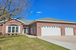 720 Cresson Dr, Chambersburg, PA 17202 - Photo 2
