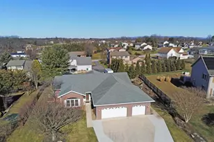 720 Cresson Dr, Chambersburg, PA 17202 - Photo 1