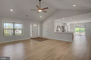 6342 Penn National Dr, Fayetteville, PA 17222 - Photo 6