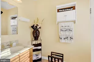 345 Rose Ann Dr, Chambersburg, PA 17201 - Photo 14