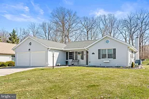 6839 Fairway Dr E, Fayetteville, PA 17222 - Photo 4