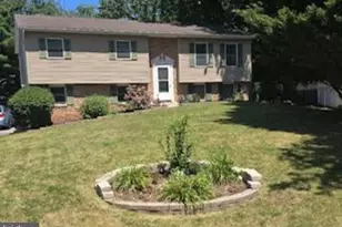 1047 Celeste Dr, Shippensburg, PA 17257 - Photo 1