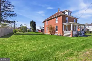 251 E E Grant Street St, Greencastle, PA 17225 - Photo 2