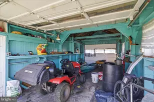 251 E E Grant Street St, Greencastle, PA 17225 - Photo 40