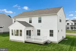 8761 Jocelyn Dr, Waynesboro, PA 17268 - Photo 4