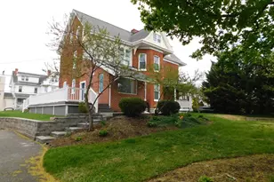 140 N Grant St, Waynesboro, PA 17268 - Photo 2
