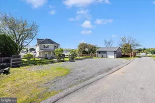 610 Ringgold St, Waynesboro, PA 17268 - Photo 4