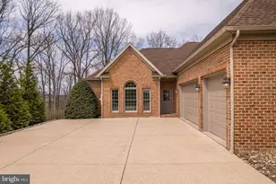 2368 Castlegreen Dr, Greencastle, PA 17225 - Photo 80