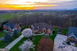 2368 Castlegreen Dr, Greencastle, PA 17225 - Photo 74