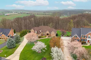 2368 Castlegreen Dr, Greencastle, PA 17225 - Photo 6