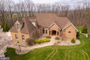 2368 Castlegreen Dr, Greencastle, PA 17225 - Photo 94