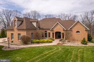 2368 Castlegreen Dr, Greencastle, PA 17225 - Photo 92