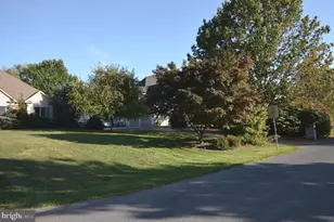 3280 Muirfield Dr, Chambersburg, PA 17202 - Photo 2