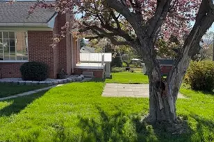 705 Fairview Ave W, Waynesboro, PA 17268 - Photo 2