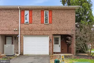 334 Stonegate Ct, Chambersburg, PA 17201 - Photo 1