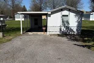 1585 Pin Oak Dr, Chambersburg, PA 17202 - Photo 1